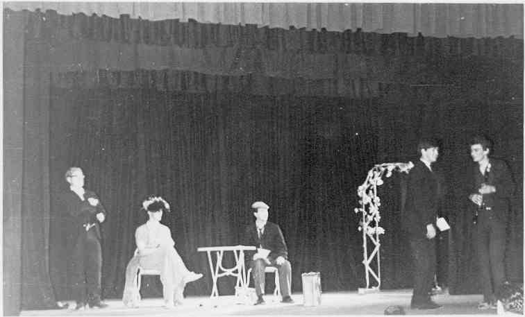 Ian Brearley (seated with cap), Ian Thompson